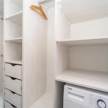 شقة Bright And Blue 3city With Balcony In By Renters