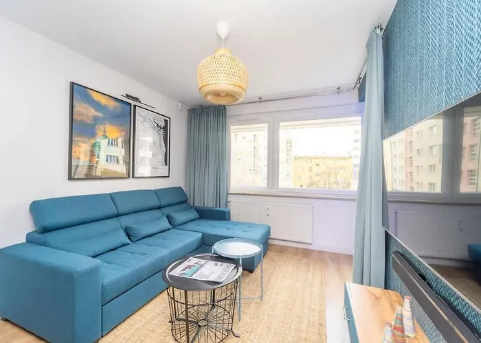 Bright And Blue 3city With Balcony In By Renters *